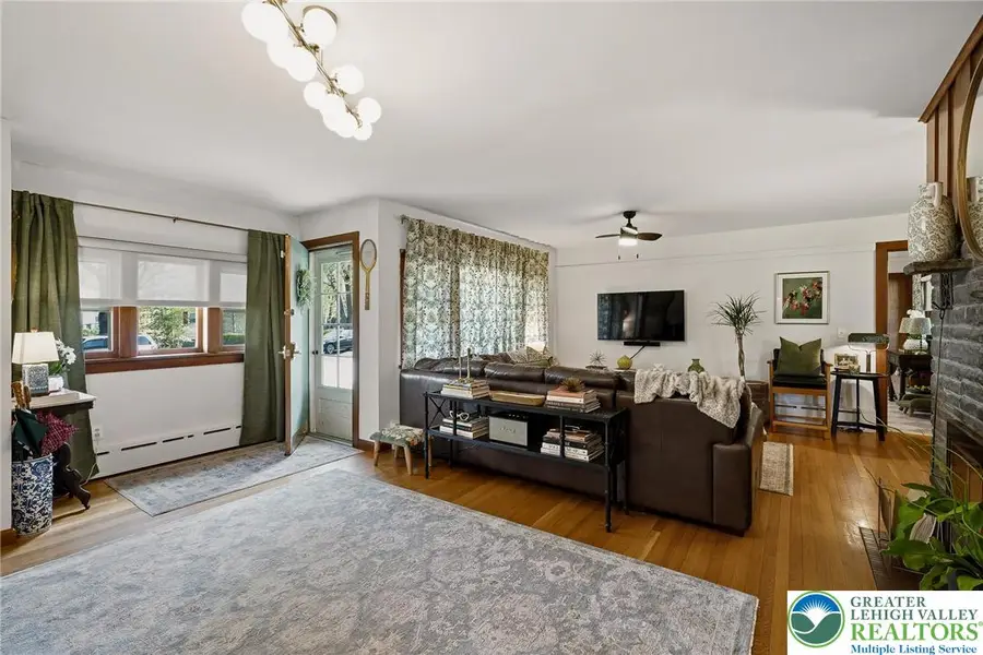146 Lee Avenue, Stroudsburg, PA 18360 - #3