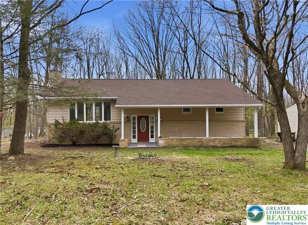 8749 Kings Way, Polk Twp, PA 18058