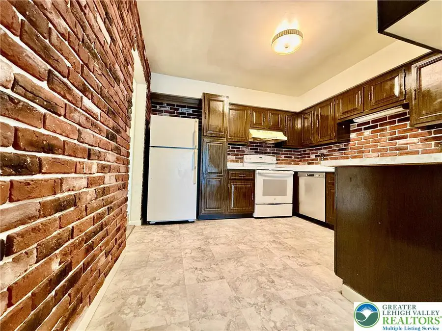 2815 Whitemarsh Place, Lower Macungie, PA 18062 - #3