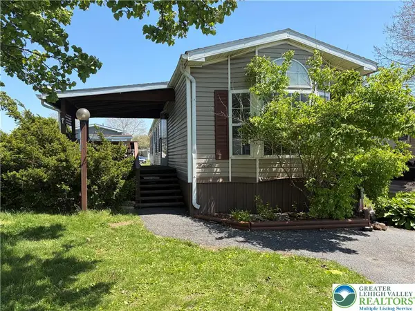 82 Juniper Court, East Allen Twp, PA 18014