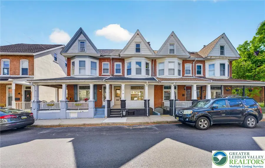 28 N 4th Street, Emmaus, PA 18049 - #2
