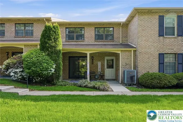 2668 Rolling Green Place, Lower Macungie Twp, PA 18062