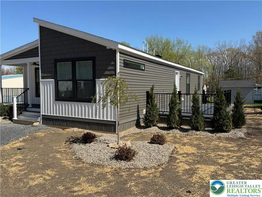 425 Upper Pmhe North Drive, East Stroudsburg, PA 18302 - #3