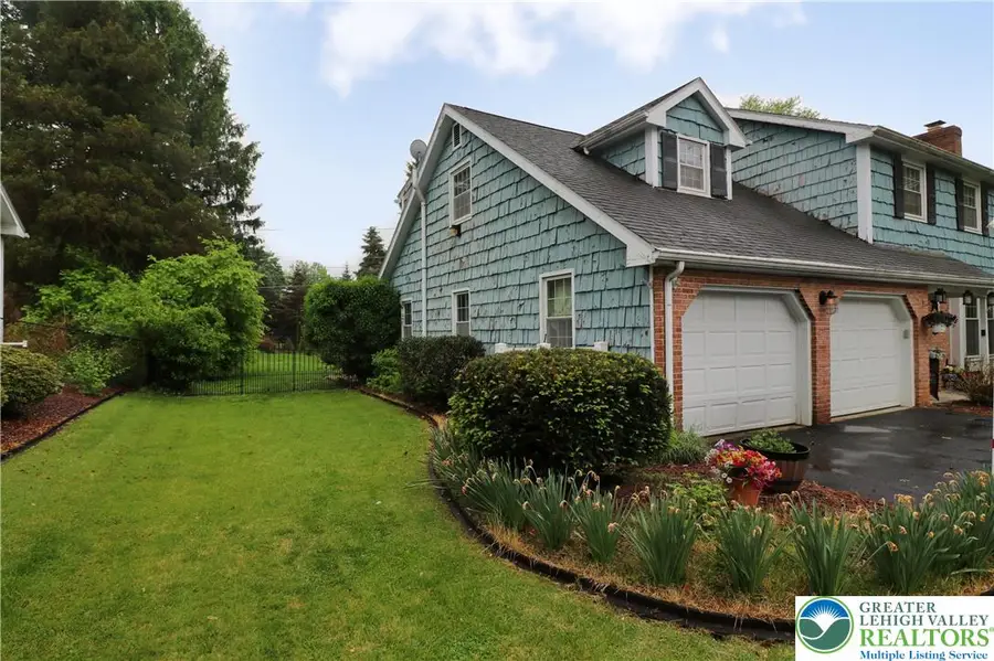 3076 Lindberg Avenue, Dorneyville, PA 18103 - #2
