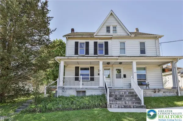 424 E Penn Street, Nazareth Boro, PA 18064