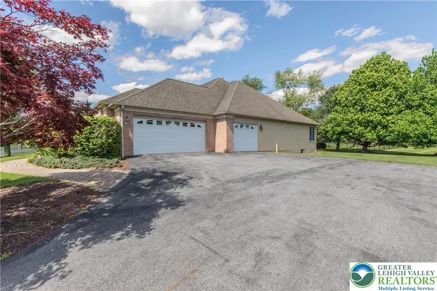 268 Jefferson Place, Lower Nazareth, PA 18020 - #3