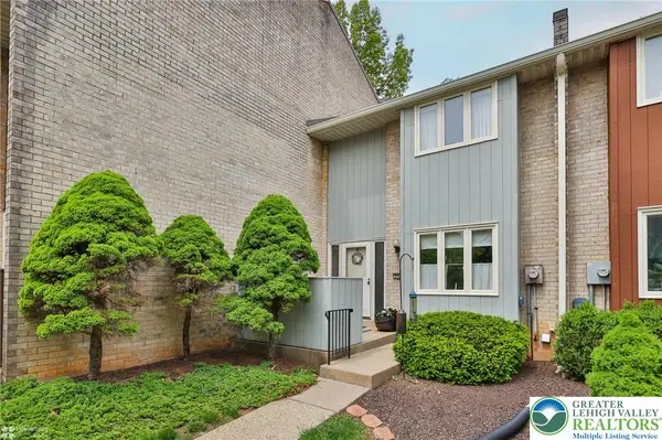 353 Carver Drive, Bethlehem City, PA 18017