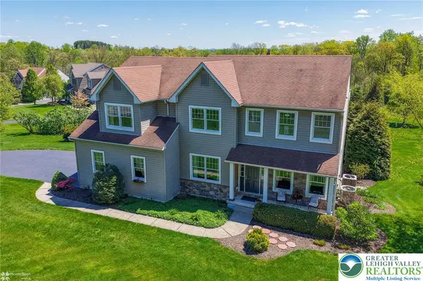154 Country Chase Drive, Bushkill Twp, PA 18091