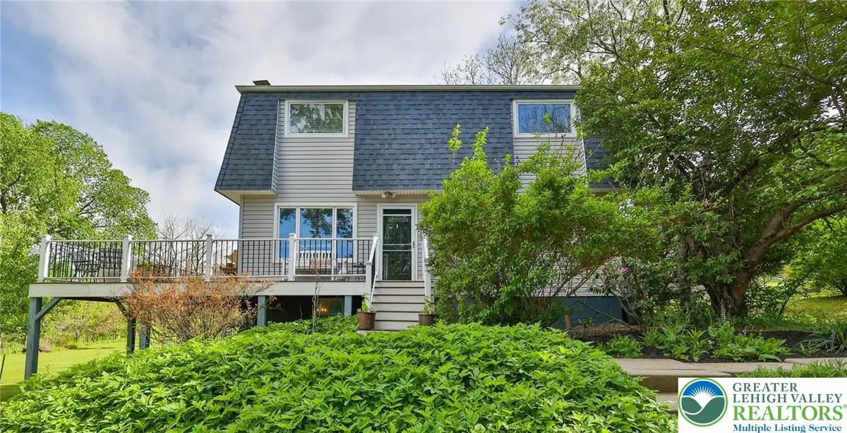 636 W Oxford Street, Coopersburg, PA 18036 - #1