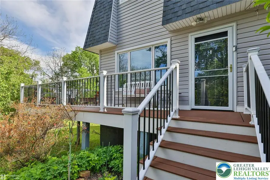 636 W Oxford Street, Coopersburg, PA 18036 - #3