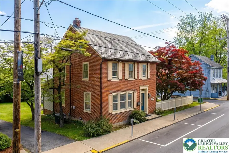 32 E Center Street, Nazareth, PA 18064 - #2