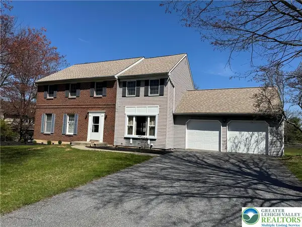 1929 Earls Court, Salisbury Twp, PA 18103