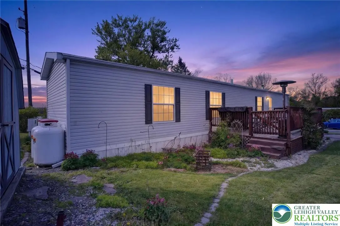 39 Country Club Road W, Allen, PA 18067 - #1