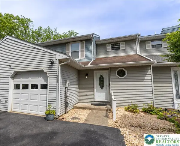 896 Briarstone Road, Bethlehem City, PA 18017