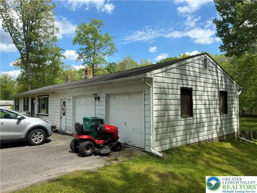 161 Glenoak Drive, East Stroudsburg, PA 18301 - #2