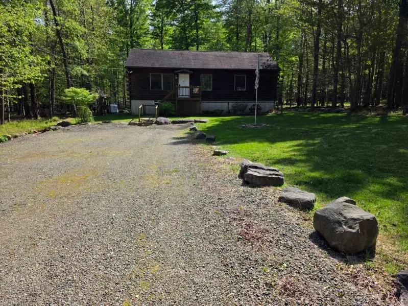 1037 Maplewood Drive, Newfoundland, PA 18445 - #1