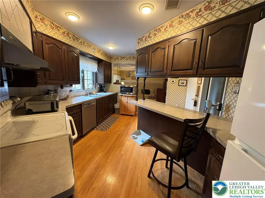 3946 Walbert Avenue, South Whitehall, PA 18104 - #2