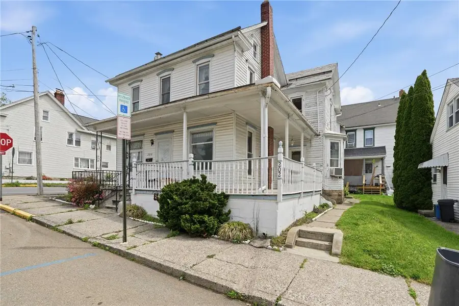 202 S Schanck Avenue, Pen Argyl, PA 18072 - #2