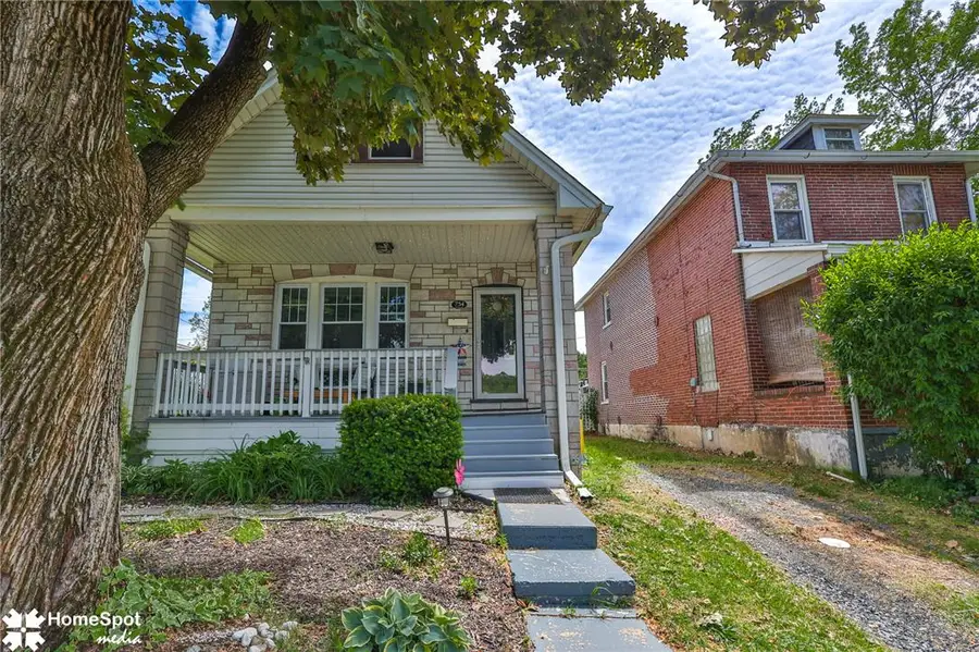 734 E Tioga Street, Salisbury, PA 18103 - #2