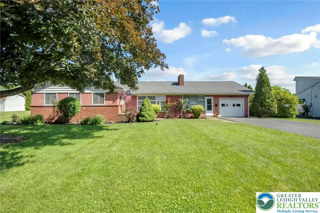 13 Ridgewood Road, Easton, PA 18045 - #1
