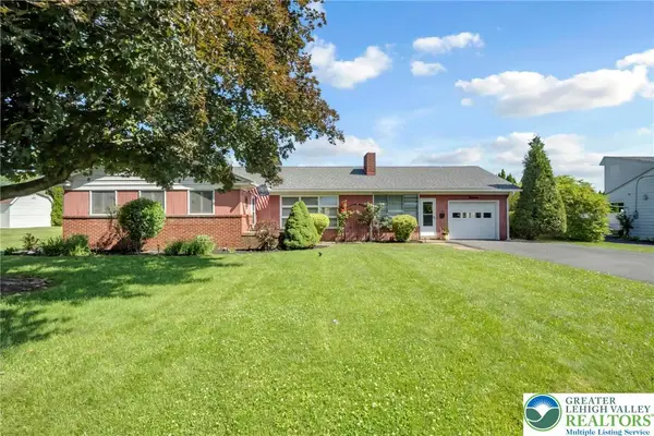 13 Ridgewood Road, Easton, PA 18045