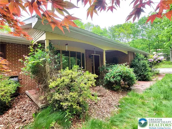 150 Twin Oak Terrace, Pocono Twp, PA 18372
