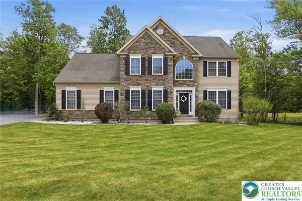 1017 Woodberry Drive, Mountain Top, PA 18707