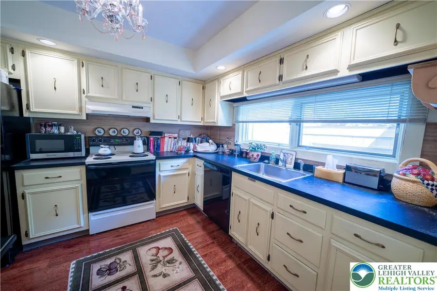 1880 Bent Pine Hill, Fogelsville, PA 18051 - #3