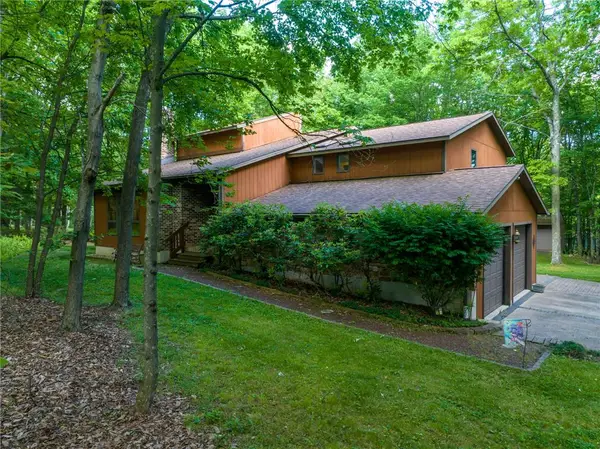 25 Gallaher Drive, Franklin Twp, PA 18235