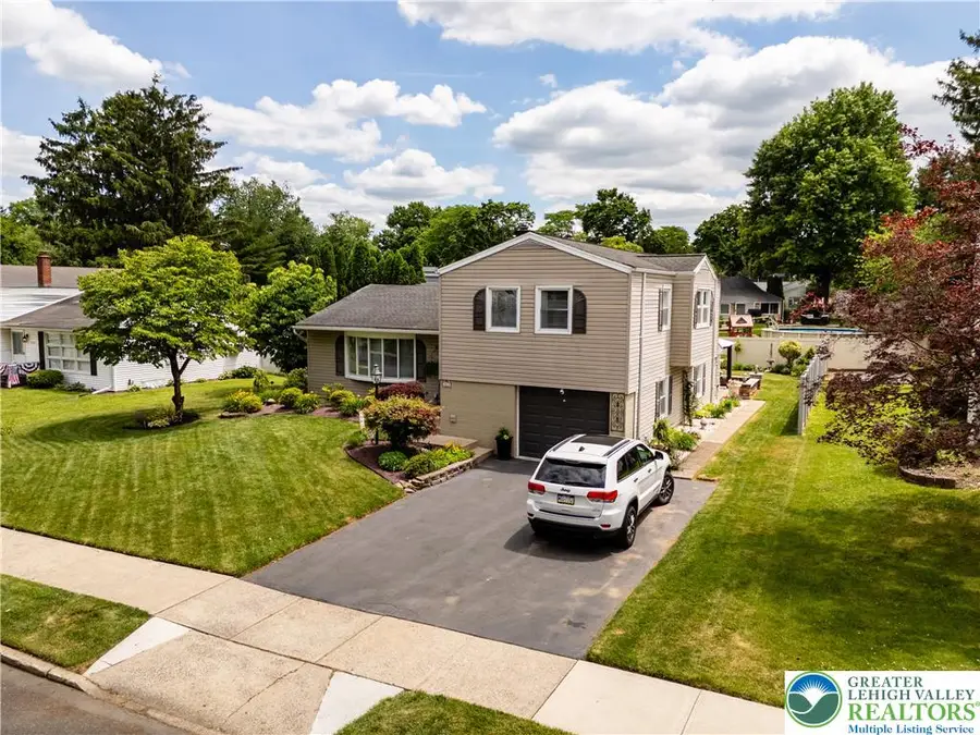 2087 Hopewell Road, Bethlehem, PA 18017 - #2