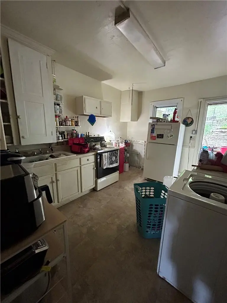 227 S Main, Bangor, PA 18013 - #2