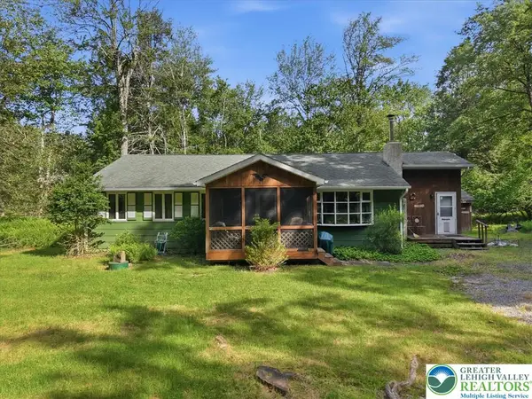 143 Logger Road, Canadensis, PA 18325