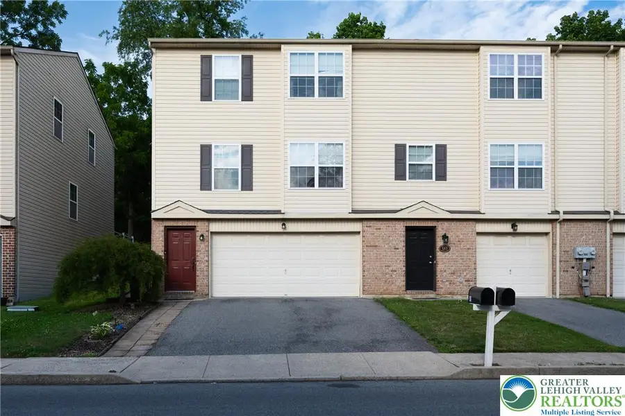611 Lehigh Gap Street, Walnutport, PA 18088 - #2