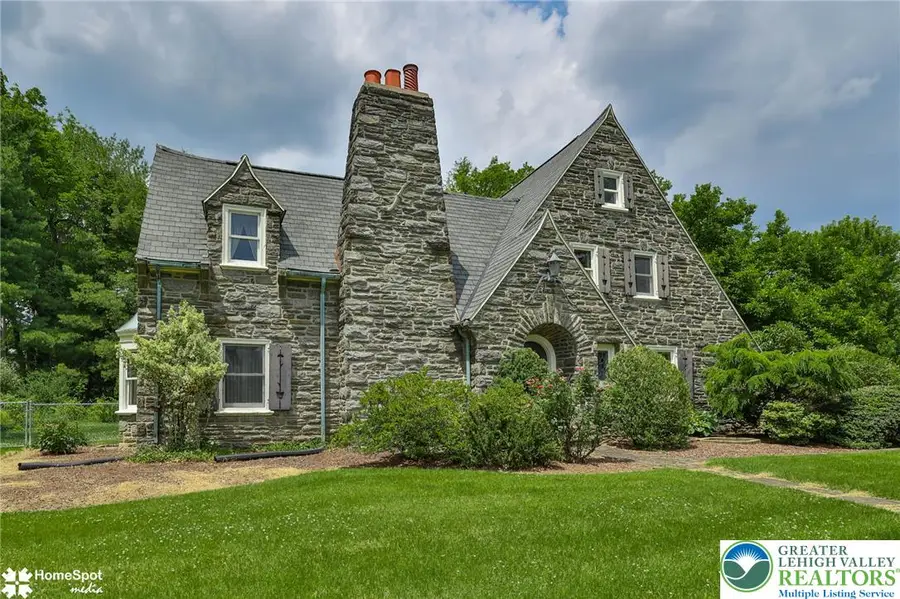 2835 Parkway Boulevard, Allentown, PA 18104 - #2