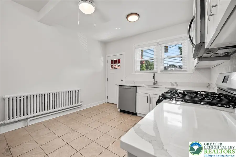 1418 W Chew Street, Allentown, PA 18102 - #2