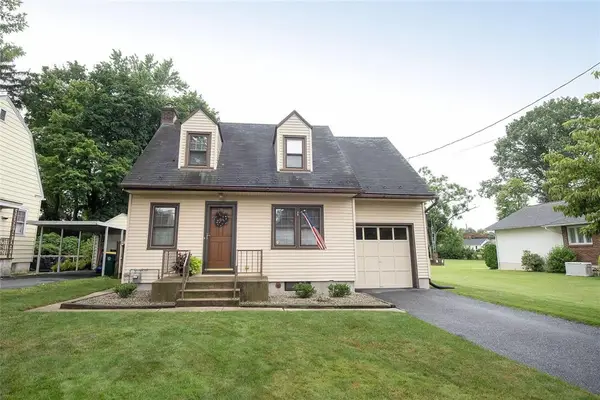 706 Stones Crossing, Palmer Twp, PA 18045