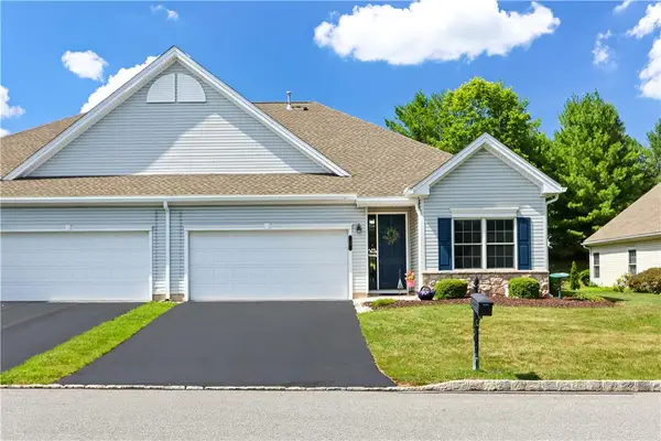 46 Glenmoor Circle N, Palmer Twp, PA 18045