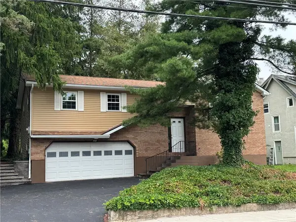 707 W State Street, Coopersburg Boro, PA 18036