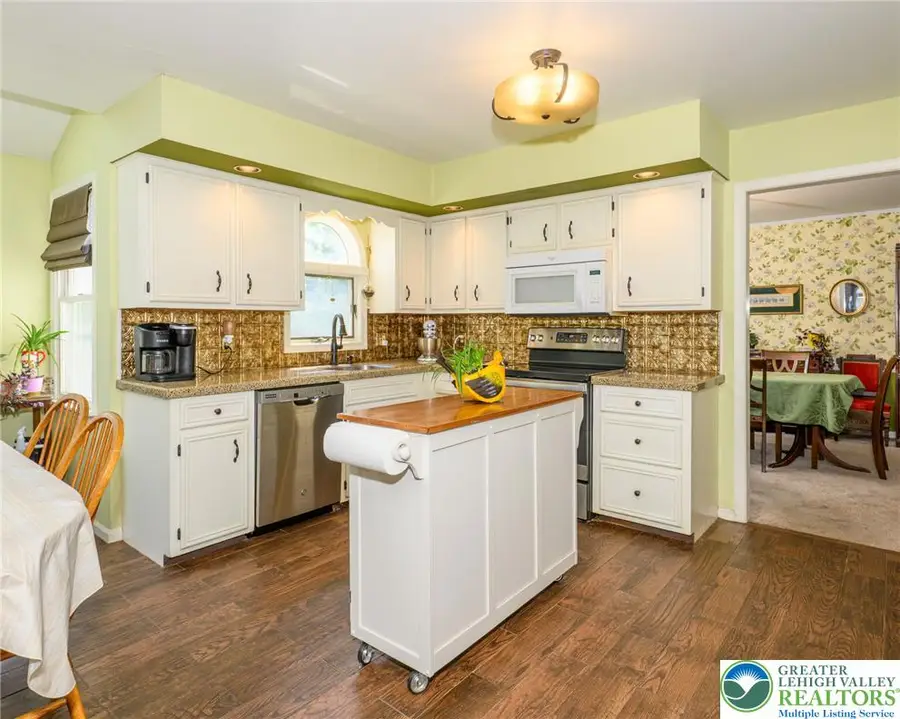 410 E Mayfield Circle, Lower Nazareth, PA 18020 - #3