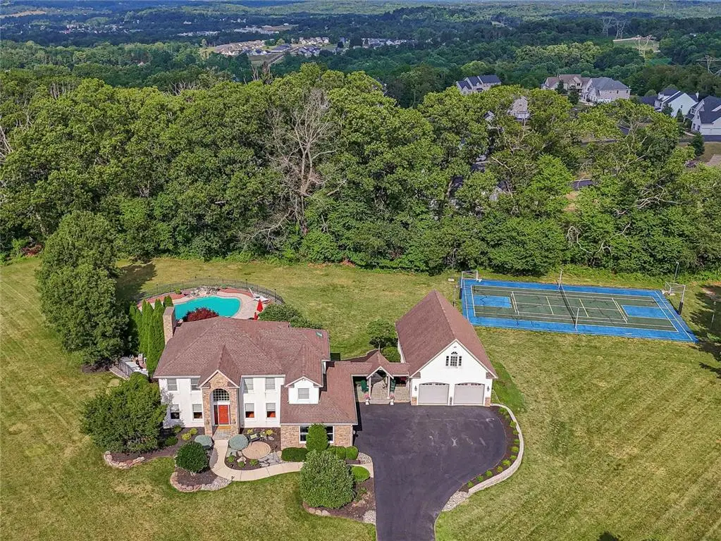 6301 Oakwood Circle, Upper Saucon, PA 18036 - #1