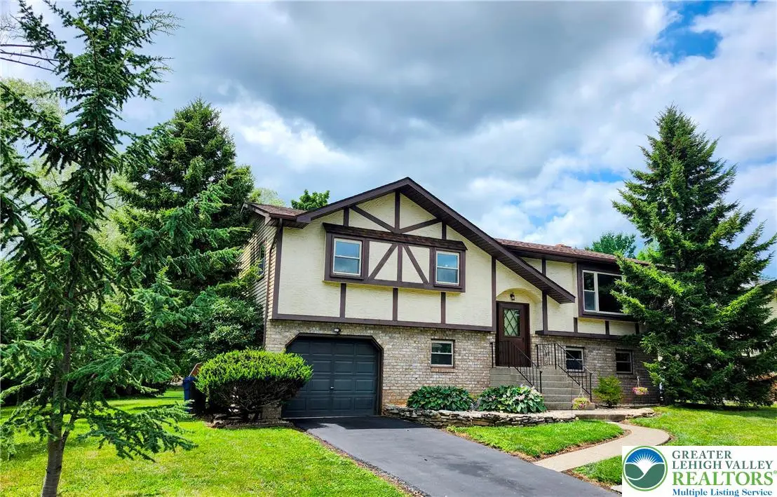 1916 Molinaro Drive, South Whitehall, PA 18104 - #1