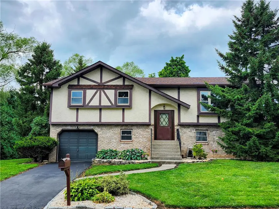 1916 Molinaro Drive, South Whitehall, PA 18104 - #2