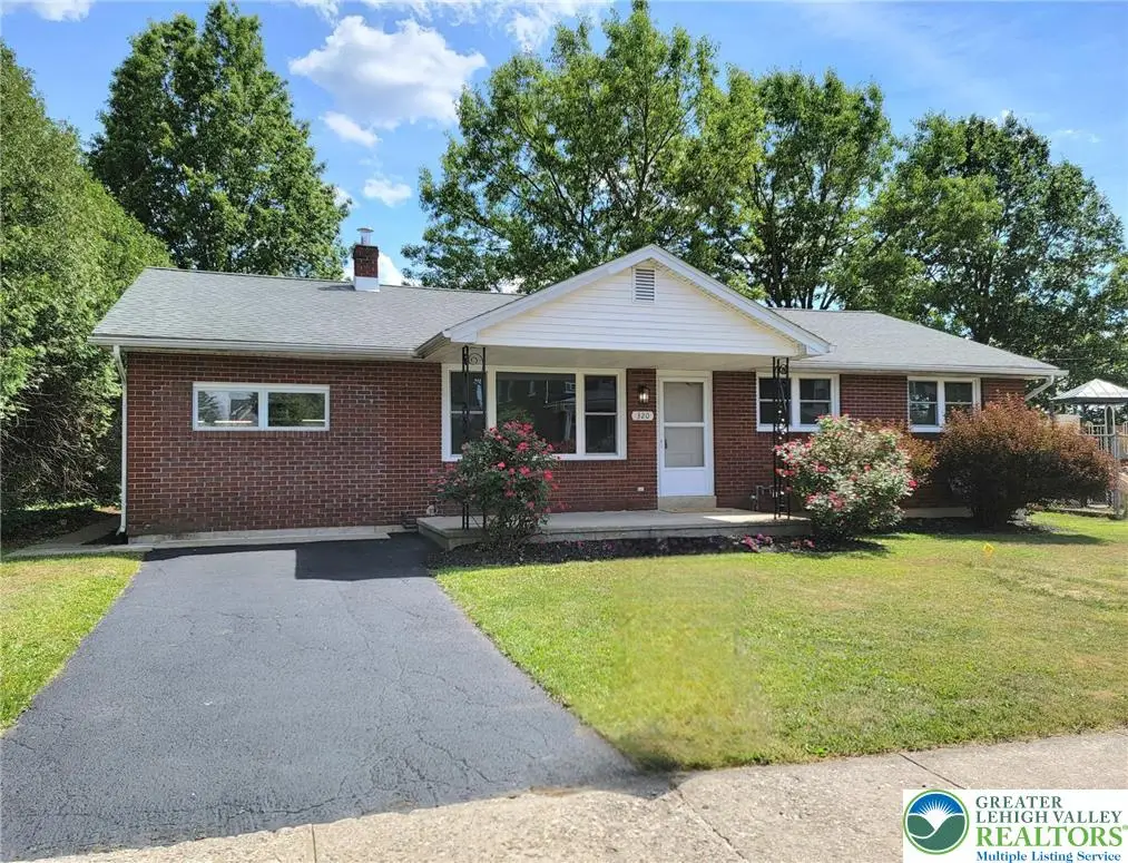 320 E Landis Street, Coopersburg, PA 18036 - #1