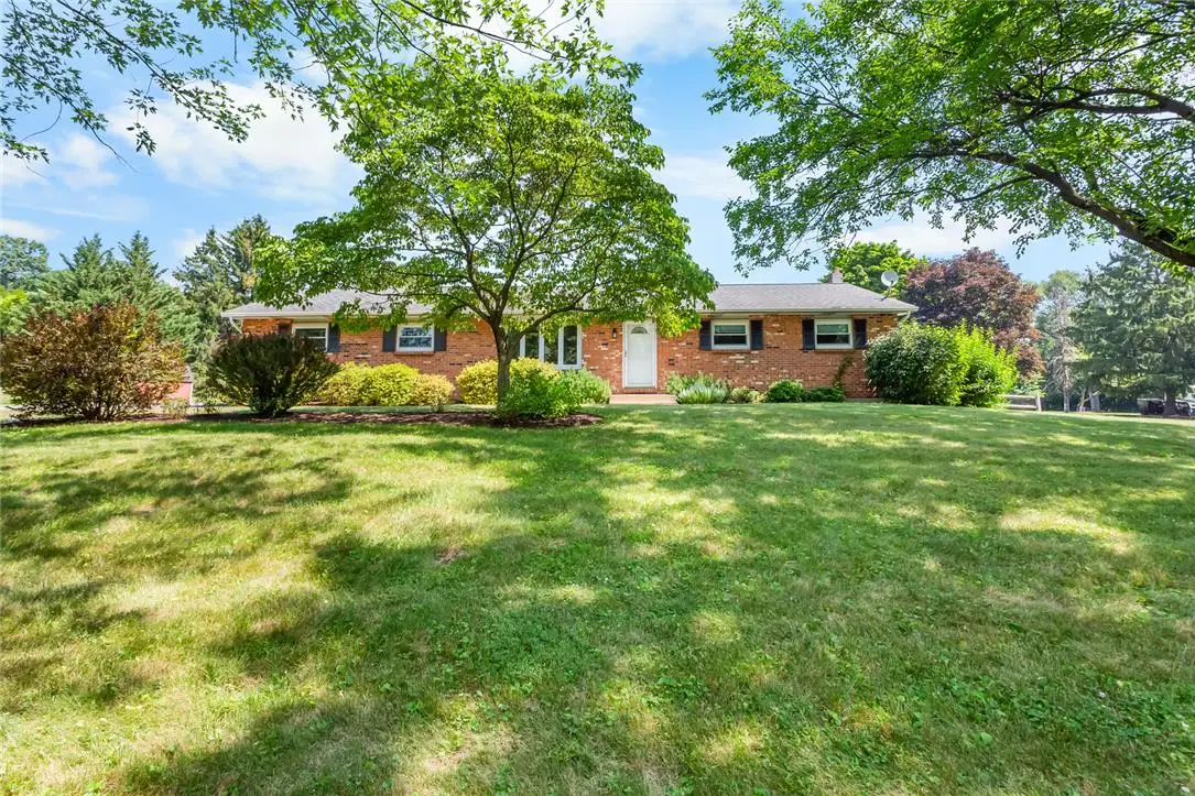 390 Oxford Circle, Moore, PA 18014 - #1