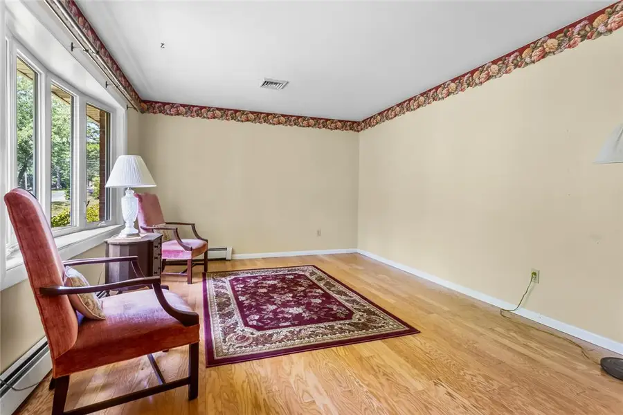 390 Oxford Circle, Moore, PA 18014 - #3