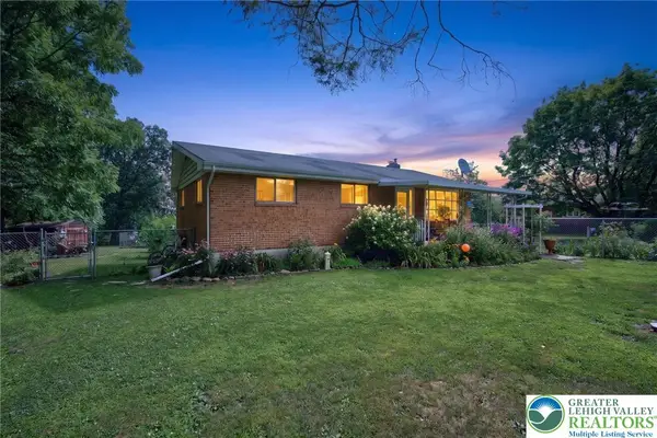 2944 Edgewood Court, Lowhill Twp, PA 18069
