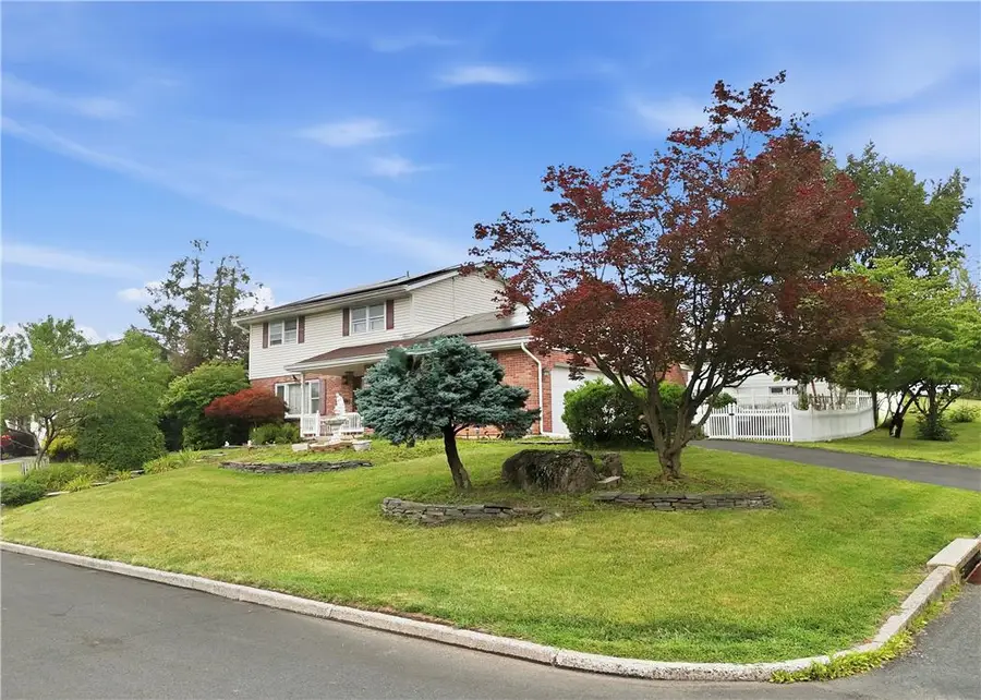 3303 Barklay Road, Hokendauqua, PA 18052 - #2