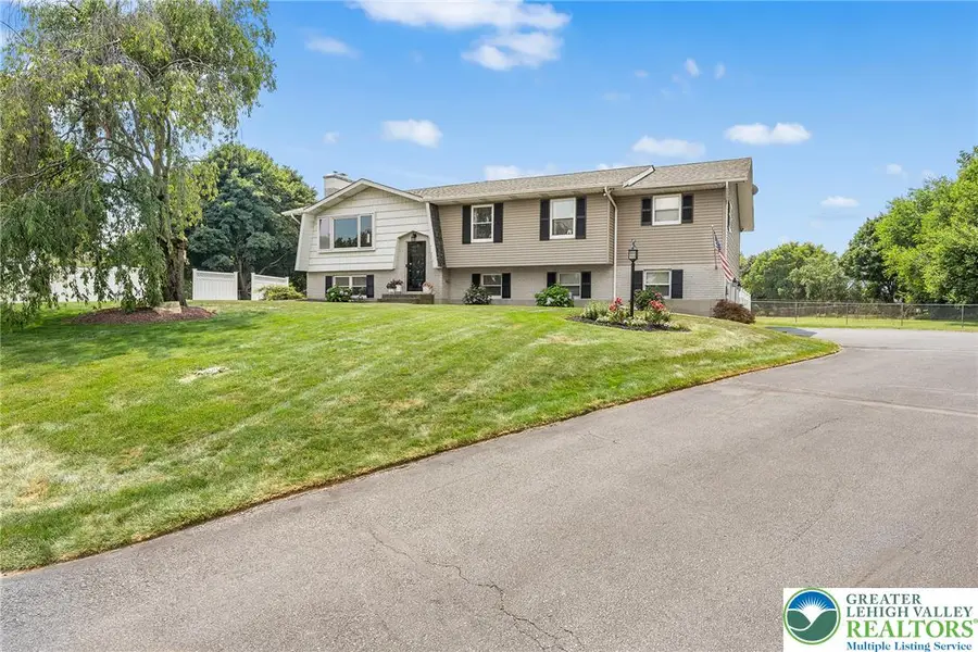 541 Mountain View Road, Lower Nazareth, PA 18064 - #2