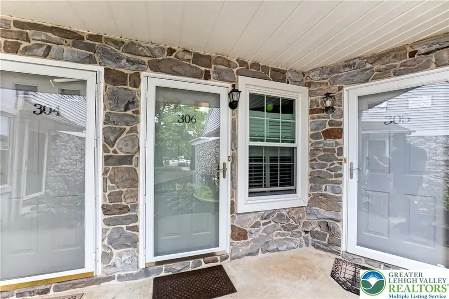 306 Mews Drive, Sellersville, PA 18960 - #3