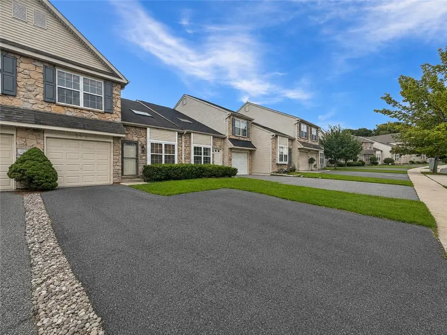 5612 Stonecroft Lane, Lower Macungie, PA 18106 - #2